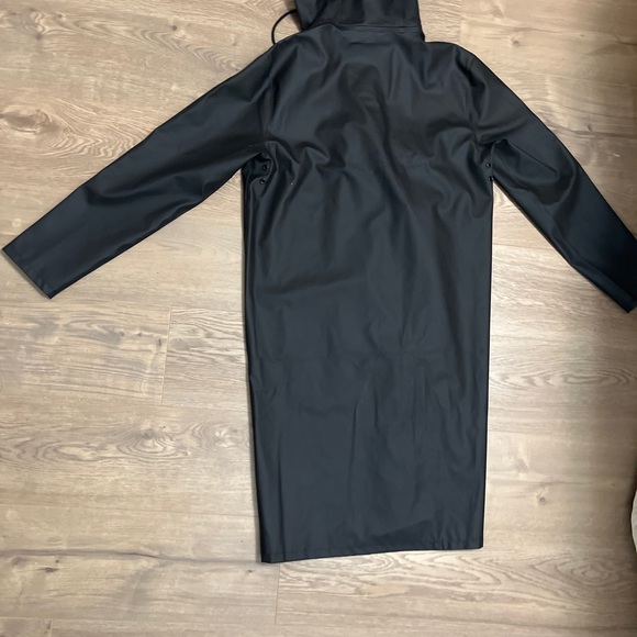 Black Camden Coat - Picture 3 of 6